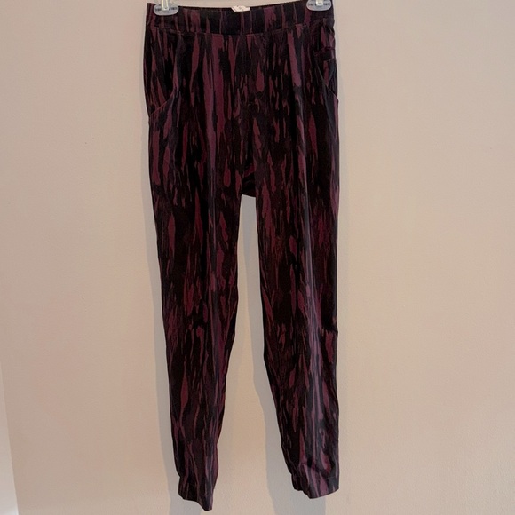 lululemon athletica Pants - lululemon athletica  joggers NWOT size 2